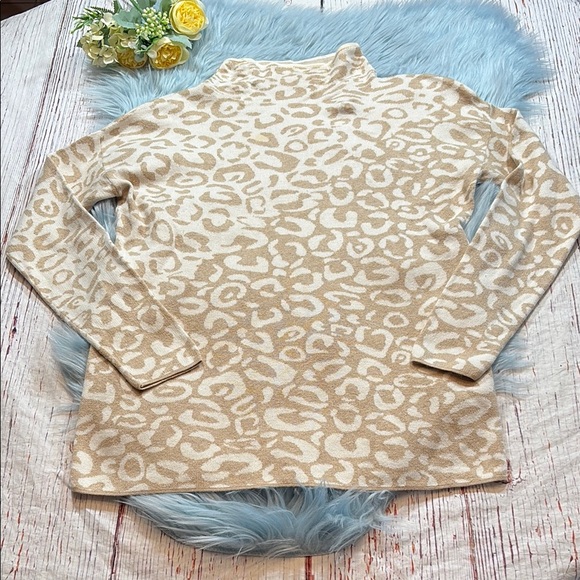 J. McLaughlin Leopard Print Mock Neck Sweater sz XS - Picture 1 of 11